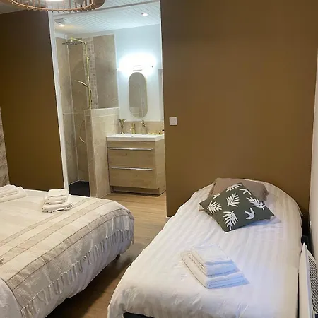 House In Forest Proche Gr And Circuit