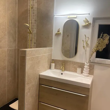 House In Forest Proche Gr And Circuit *